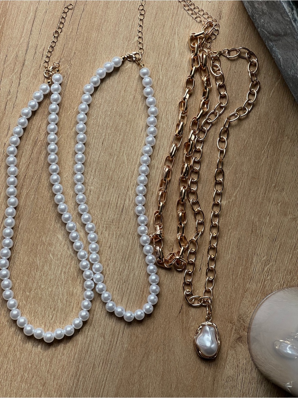 4pcs Women's Vintage Pearl Necklace Set, Imitation Pearl Beaded Pendant Necklace - Picture 5 of 9
